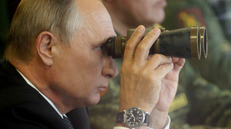 Vladimir Putin la exercitiul Zapad
