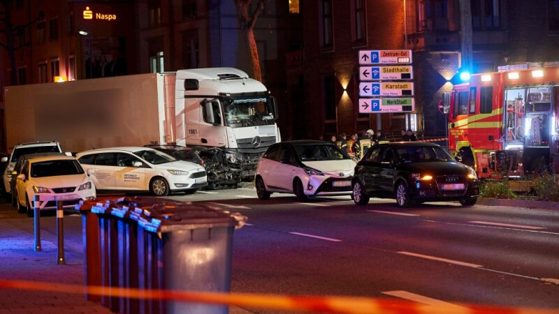 Posibil atac terorist în Germania. A furat un camion și a intrat cu el în mulțime
