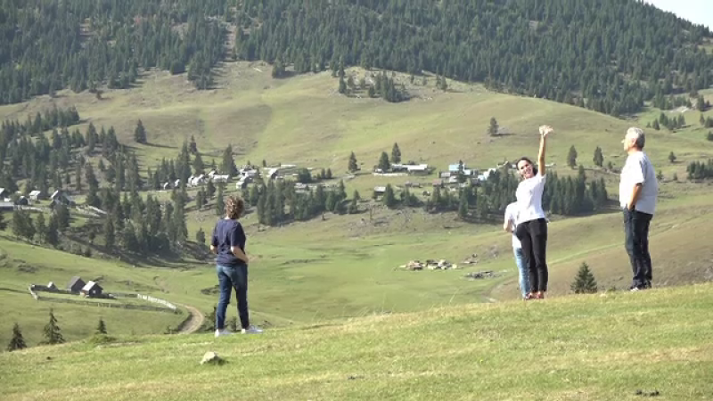 Toamna din Munții Apuseni oferă turiștilor peisaje de vis. ”Totul e din povești!”
