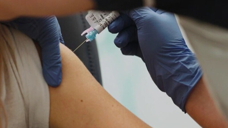 Ce îi motivează pe voluntarii care se infectează cu SARS-COV-2: