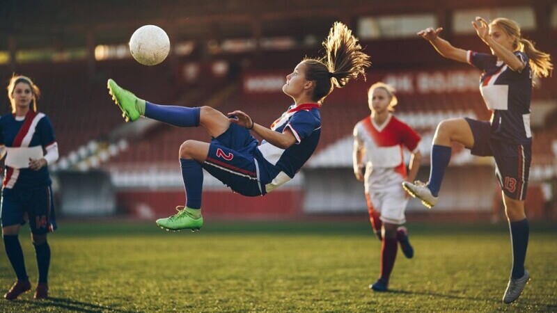 O jucătoare de 17 ani a făcut o listă cu jignirile care i-au fost adresate la un meci de fotbal feminin.