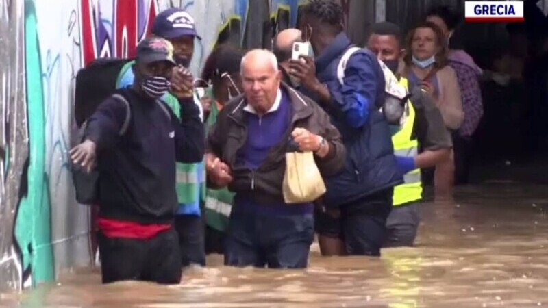 Inundații serioase în Bulgaria, Grecia și Italia. S-a emis o avertizare de călătorie