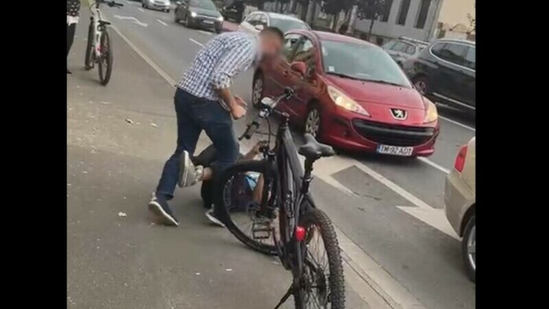 șofer bătut de biciclist