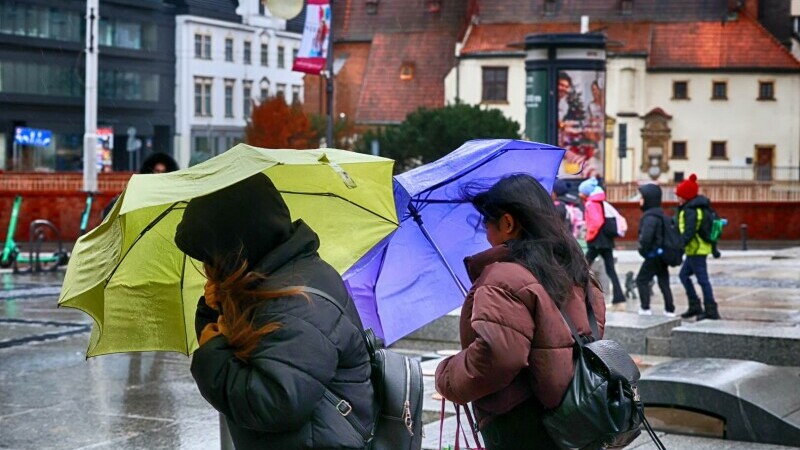 vremea in bucuresti vant si ploaie