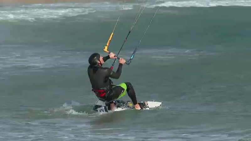 kite surfing
