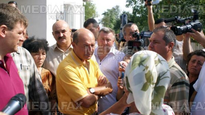 Basescu s-a tinut de cuvant: i-a reparat casa sinistratei din Saucesti