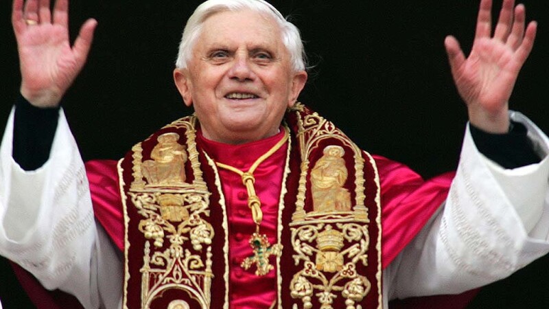 Papa Benedict s-a rugat pentru suferinzi si imigranti