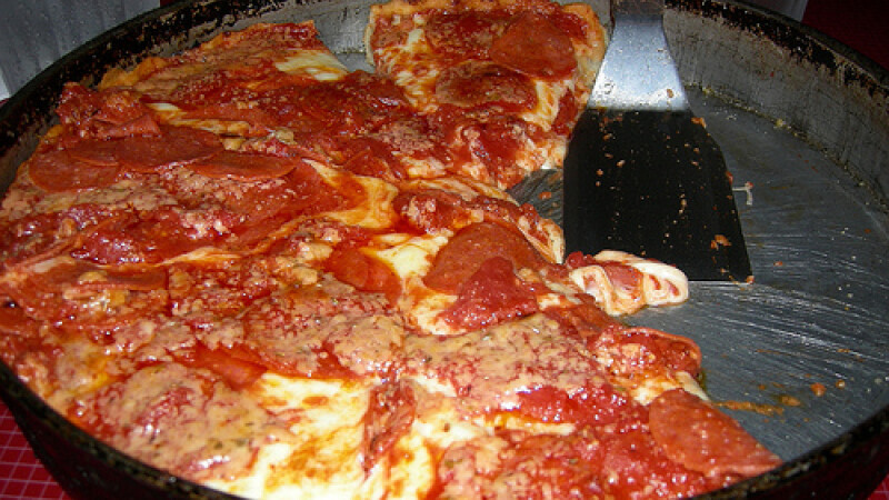 Pizza, sarbatorita cu fast in aceste zile la Neapole