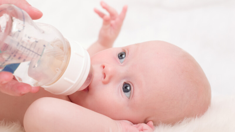 China: bebelusi in pericol dupa ce au consumat lapte contaminat