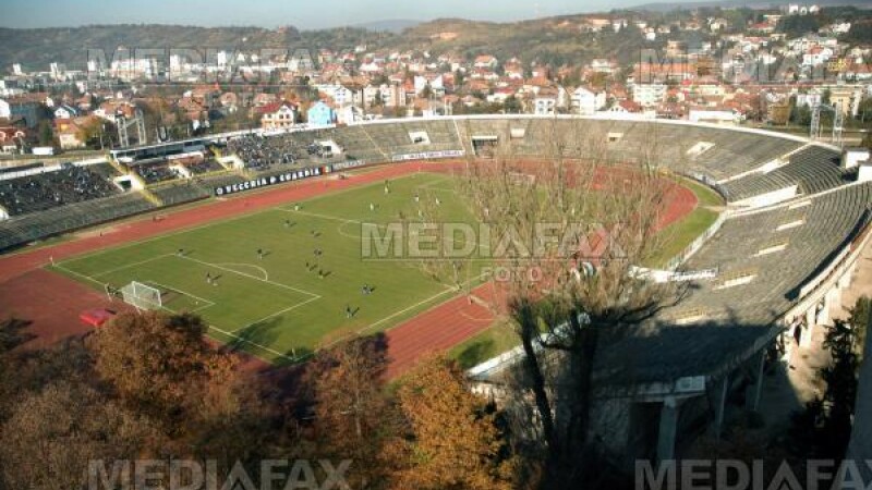 Incepe demolarea stadionului
