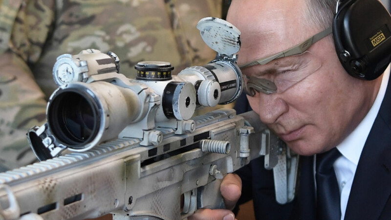 Vladimir Putin anunţă un nou program de înarmare