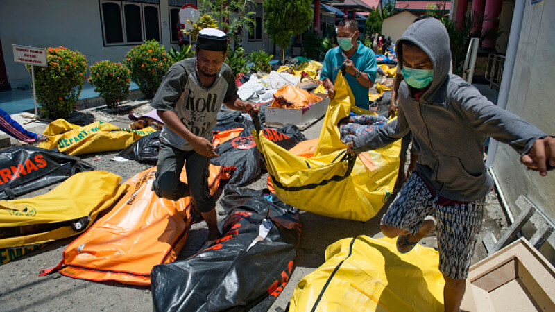Sute de morți și răniți în Indonezia după cutremurul urmat de tsunami