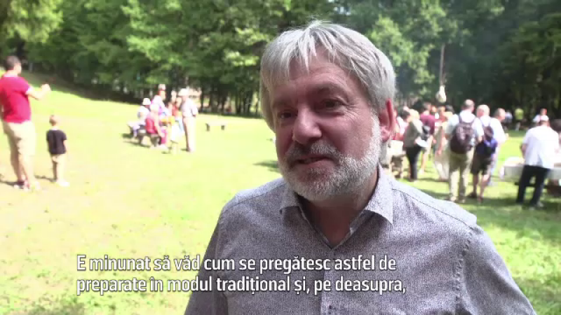 Reacția unui turist german, când vede obiceiurile ciobanilor români: ”Minunată experiența”