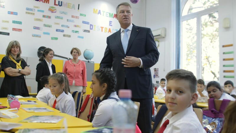 Iohannis atacă Guvernul la deschiderea anului şcolar: ”Copiii resimt efectele corupției”
