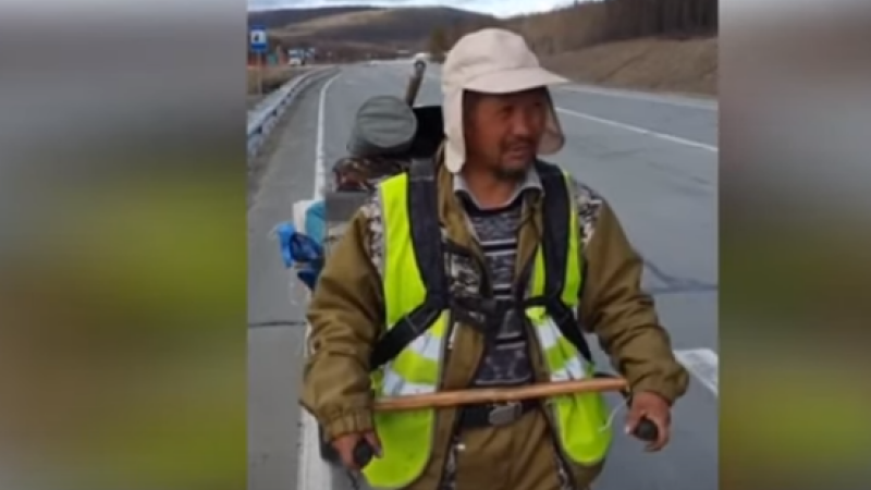 Șamanul care a mers pe jos 3000 de km ca să-l expulzeze pe Putin a fost arestat
