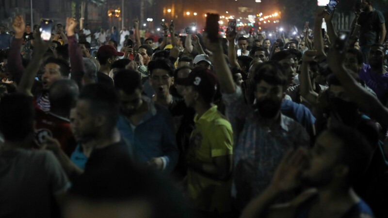 Sute de oameni arestați în Egipt, după proteste în care s-a cerut demisia președintelui