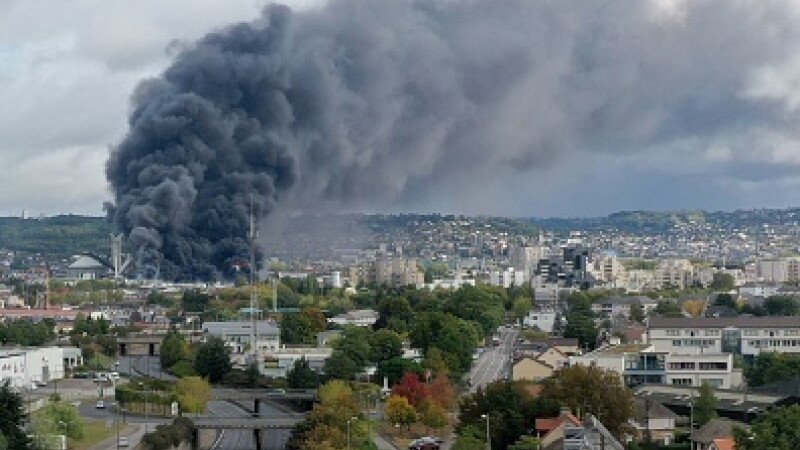 Incendiu uriaș la o uzină chimică în Franţa - 9