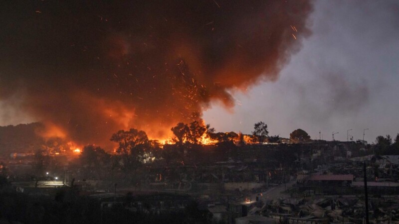 Tabara de migranti incendiata -1-