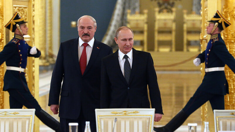 Lukașenko se întâlnește cu Putin, în timp ce protestele masive continuă în Belarus