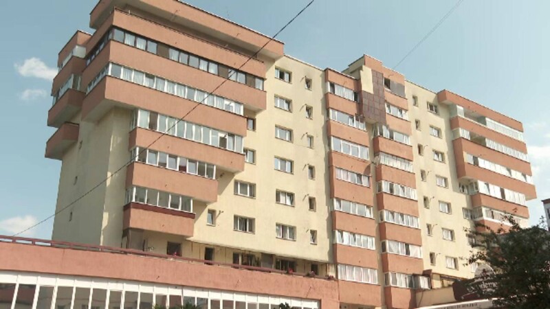 Cluj-Napoca: Doi studenți au vrut să închirieze un apartament, dar au fost păcăliți de un bărbat aflat în arest la domiciliu