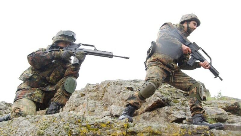 Doi soldaţi ucraineni au fost ucişi, iar zece răniţi în regiunea Doneţk. Rebelii proruși trag cu artilerie grea