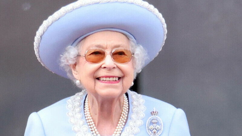 Regina Elisabeta a II-a a Marii Britanii - 3