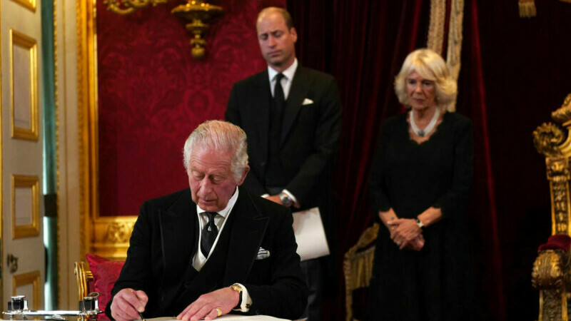 Charles al III lea proclamare oficiala - 22