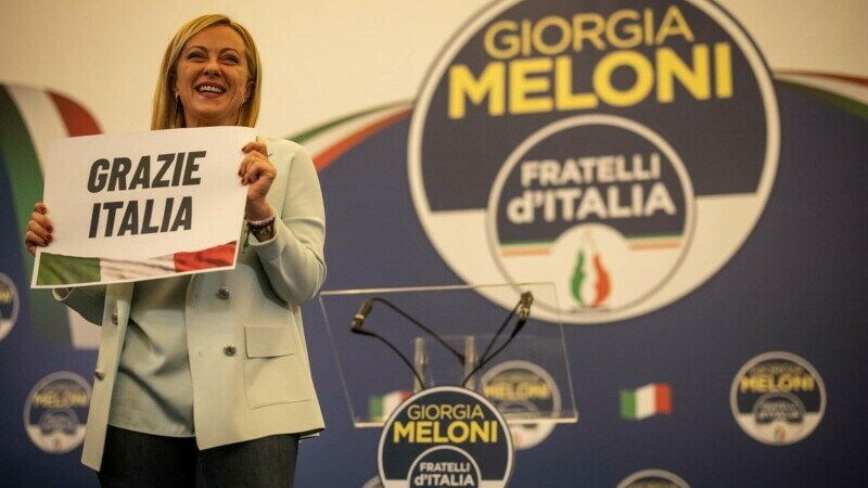 Postfasciștii au câștigat alegerile din Italia. Giorgi Meloni, favorită pentru a deveni premier- admiratoare a lui Mussolini