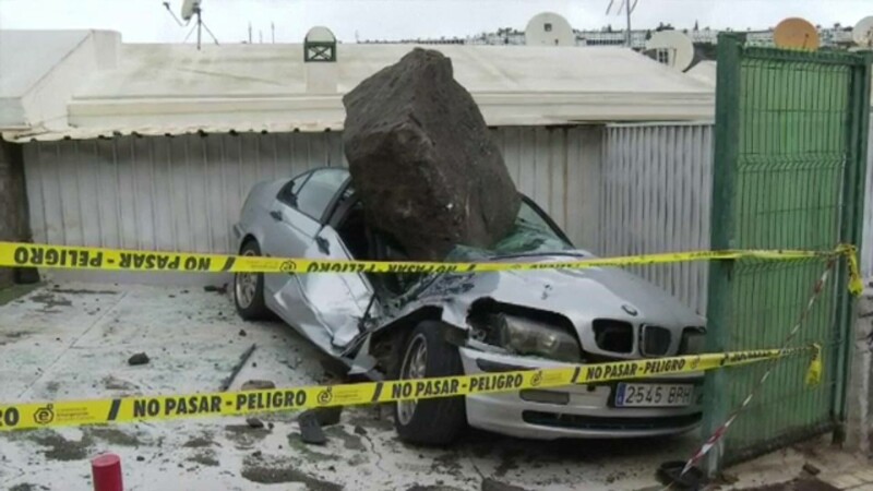 Mașini distruse de bolovani, într-o furtună care a făcut ravagii în Insulele Canare