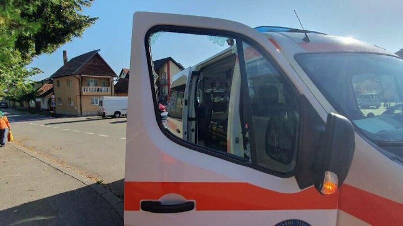 ambulanta vandalizata brasov