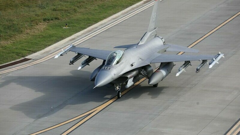 avion de luptă F-16 România