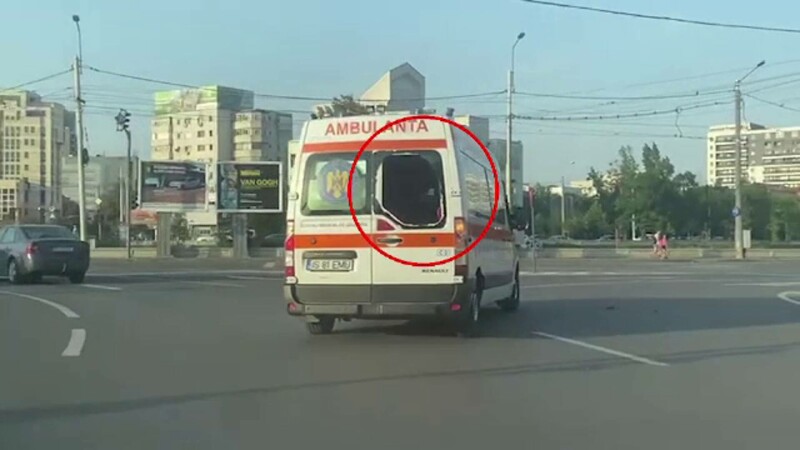 ambulanta vandalizata