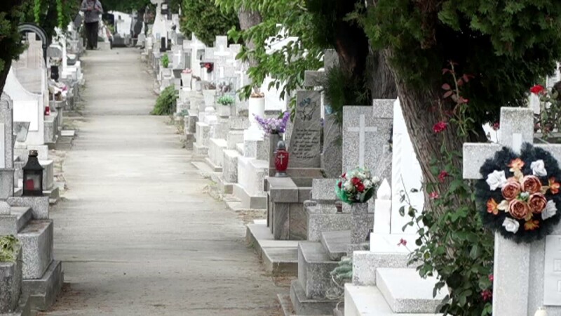 coroane plastic inmormantare