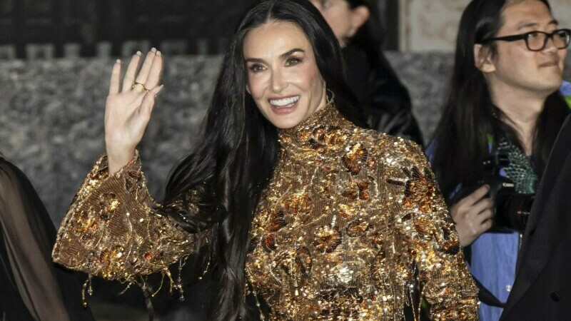 Demi Moore, apariție de senzație la Milano Fashion Week