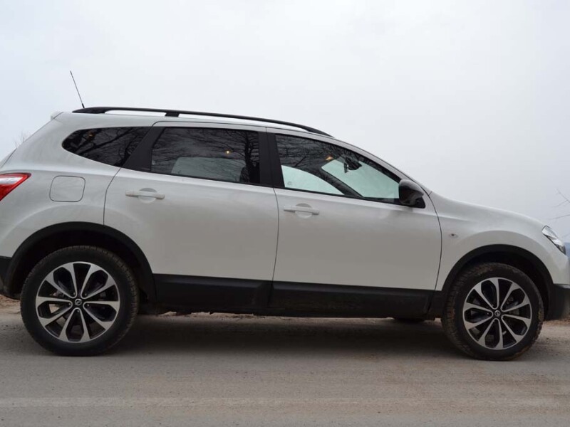 Nissan Qashqai +2 - 9