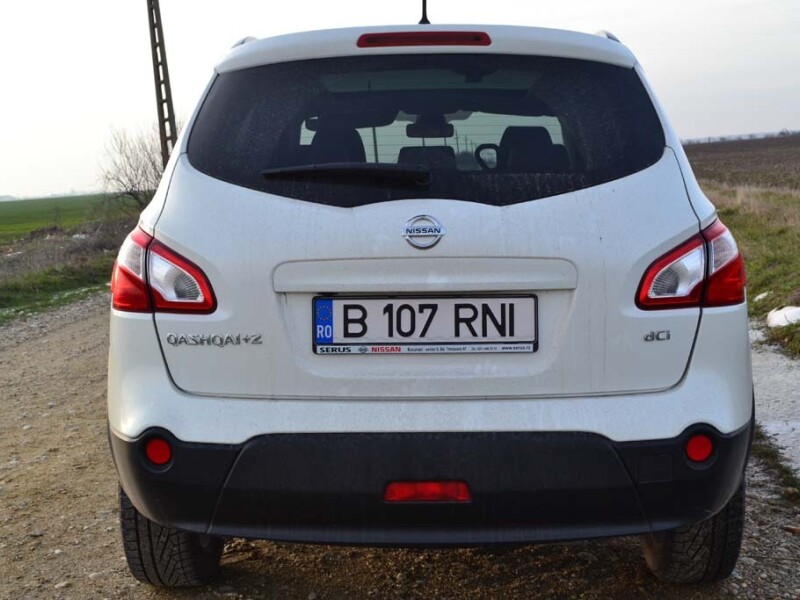 Nissan Qashqai +2 - 23