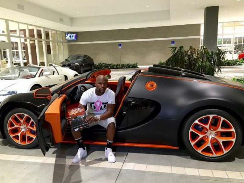 N-a ramas fara bani, dar nu prea mai are loc in garaj :) Mayweather si-a pus la vanzare doi dintre bolizi. Cati bani cere