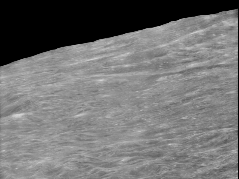 Luna, Pamant, prima fotografie