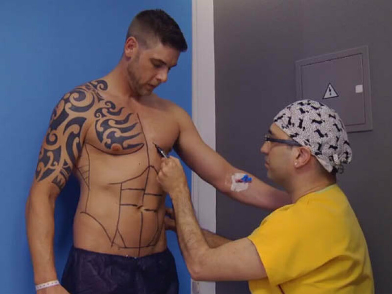 A trisat ca sa ajunga rapid la six pack! Cum a scapat acest barbat de 'burta de bere' in doar o ora