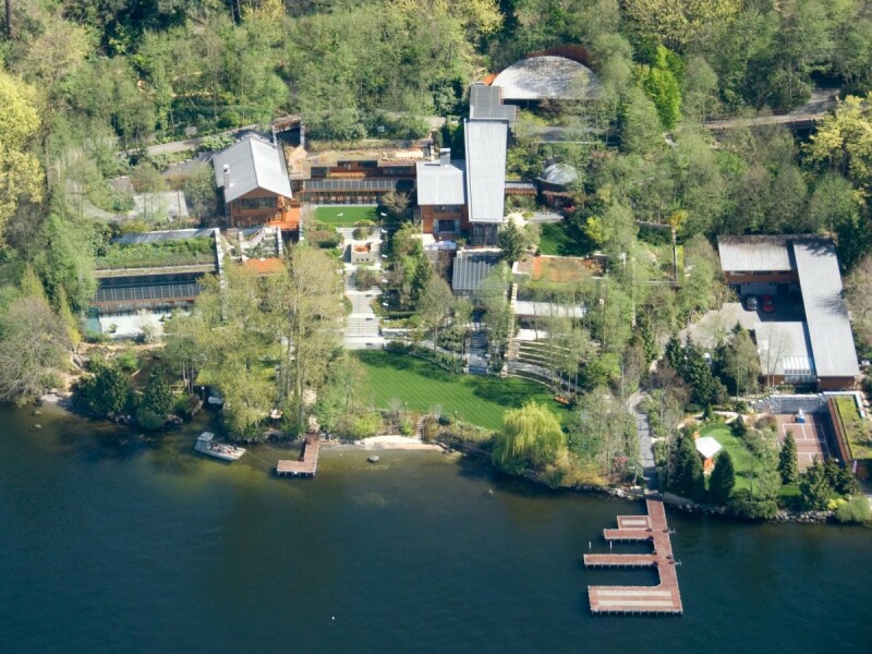 Cum arata locuinta omului care a fost cel mai bogat din lume. Lui Bill Gates i-a luat 7 ani sa o construiasca