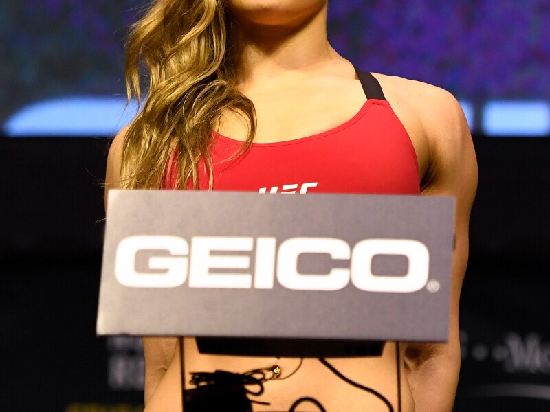Meciul anului in MMA-ul feminin: Ronda Rousey si Amanda Nunes au facut spectacol la cantar. Ronda, intr-o superforma