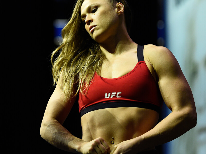 Meciul anului in MMA-ul feminin: Ronda Rousey si Amanda Nunes au facut spectacol la cantar. Ronda, intr-o superforma