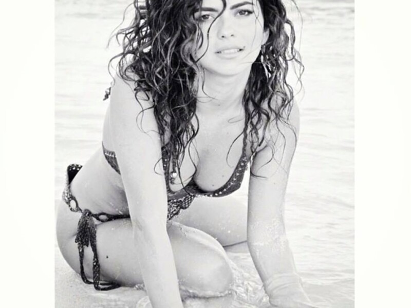 Inna, Facebook, topless