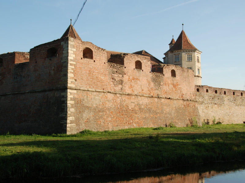 Cetatea Făgăraş, top, castele