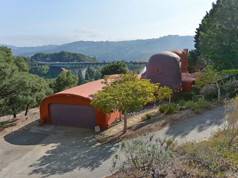 Vila familiei Flinstone a fost reconstruita in California, insa costa o avere! Pentru cati bani poate fi vanduta