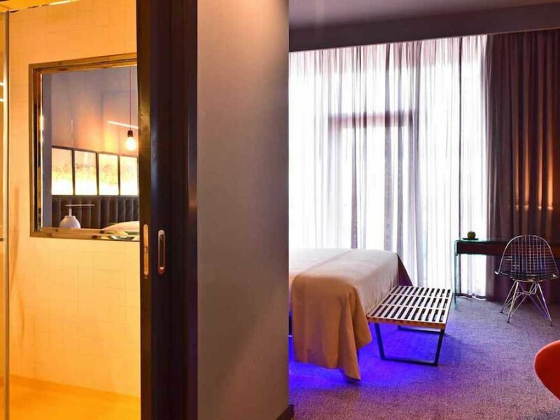 Cat te costa sa dormi o noapte in hotelul lui Cristiano Ronaldo. Starul Realului a deschis un complex superb in Madeira