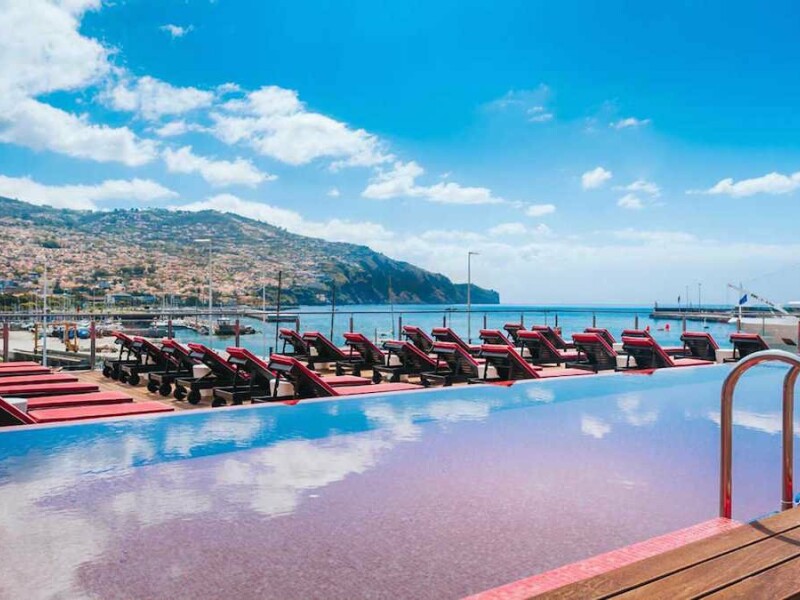 Cat te costa sa dormi o noapte in hotelul lui Cristiano Ronaldo. Starul Realului a deschis un complex superb in Madeira