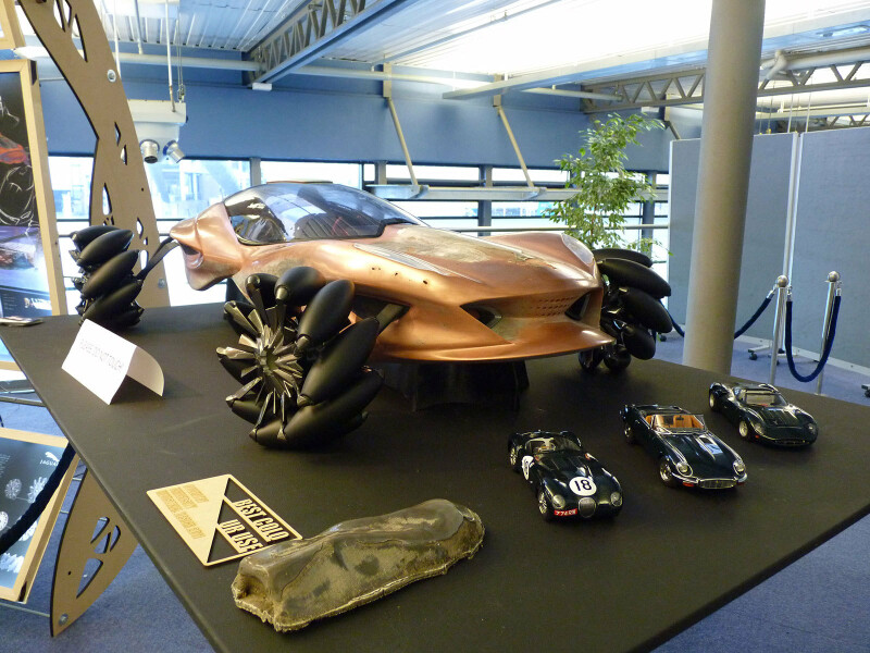 Jaguar Blue Concept - 9