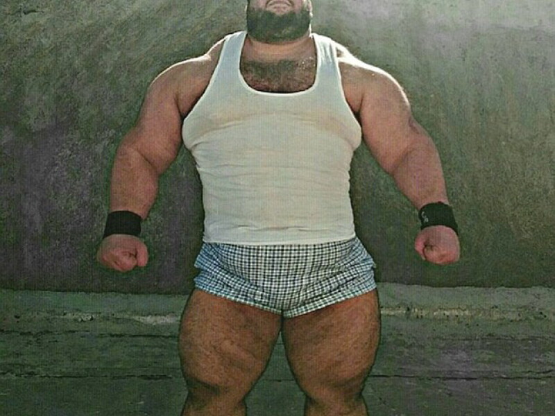 Incredibilul Hulk exista cu adevarat. Un iranian de 150 de kilograme socheaza cu fizicul sau