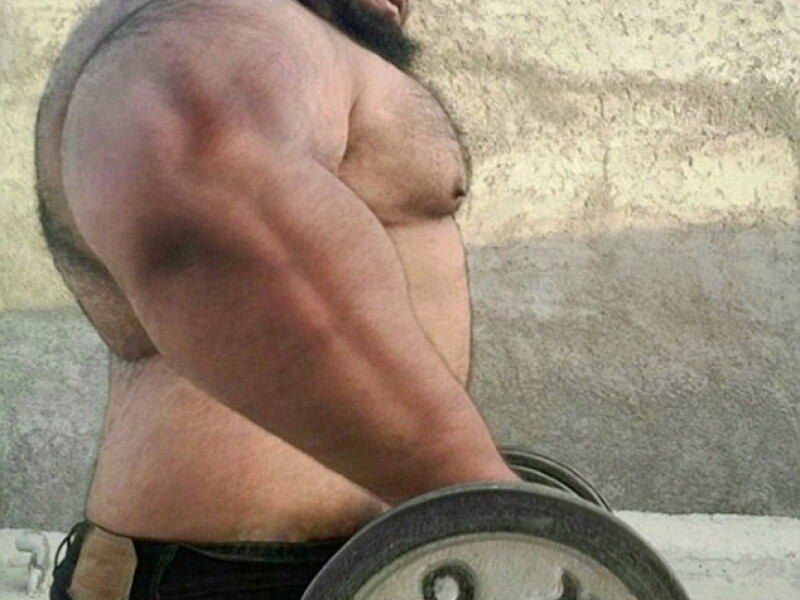 Incredibilul Hulk exista cu adevarat. Un iranian de 150 de kilograme socheaza cu fizicul sau
